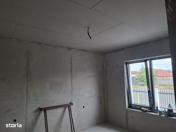 Casă cu 3 camere cu Teren 481 Mp în Cristian