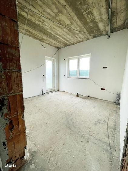 Casă cu 4 camere în Rontău