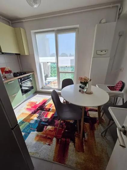 Apartament cu 2 camere decomandat, mobilat în Central