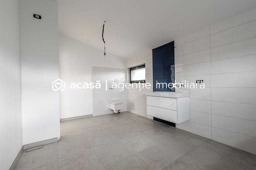 Casă individuală cu 5 camere cu Canalizare în Subcetate
