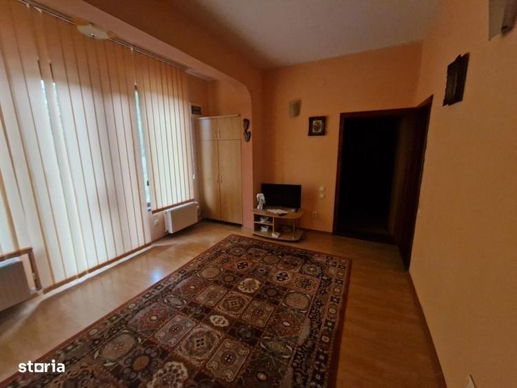 Casă cu 4 camere cu Teren 1500 Mp în Bazoș