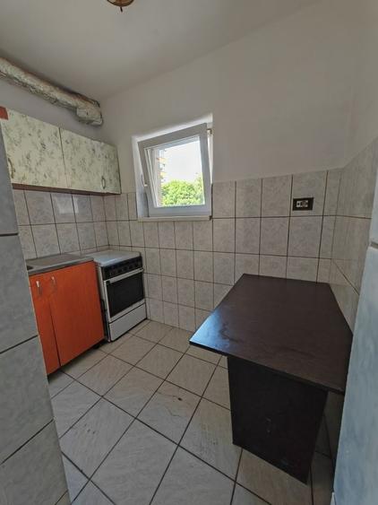 Garsonieră decomandată în Confecții