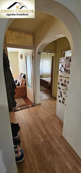 Apartament cu 3 camere decomandat în Micro IV