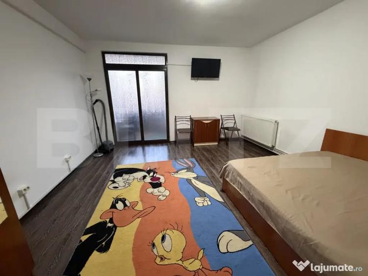 Garsonieră decomandată în Central
