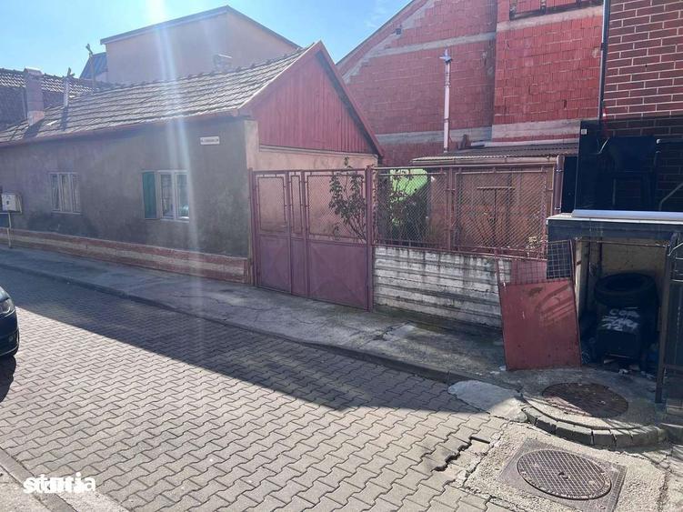 Casă cu 2 camere cu Teren 130 Mp în Plopilor
