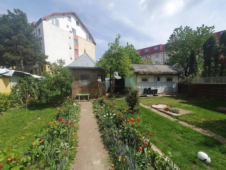 Casă cu 3 camere cu Teren 600 Mp în Central