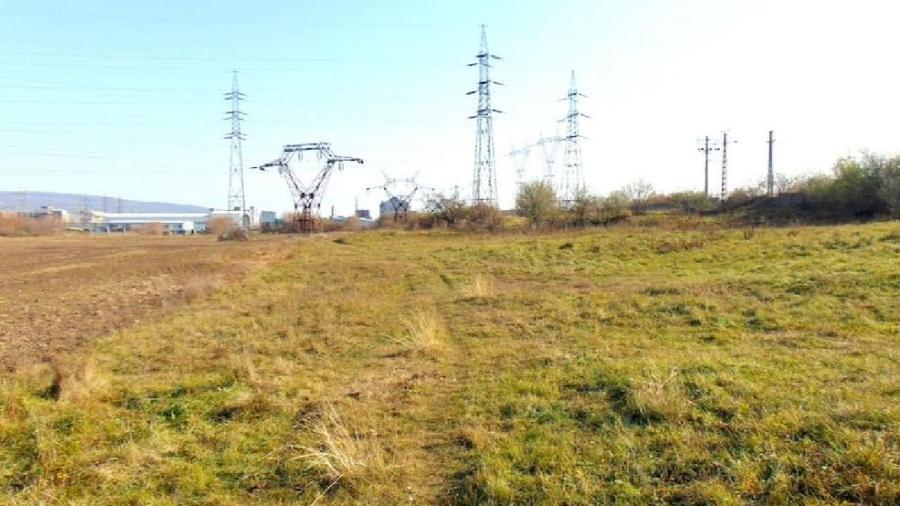 Teren Construcții intravilan de 8500 mp, în Est