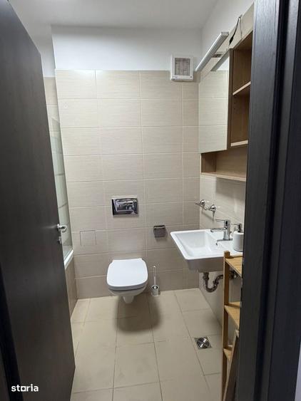 Apartament cu 3 camere în Tei