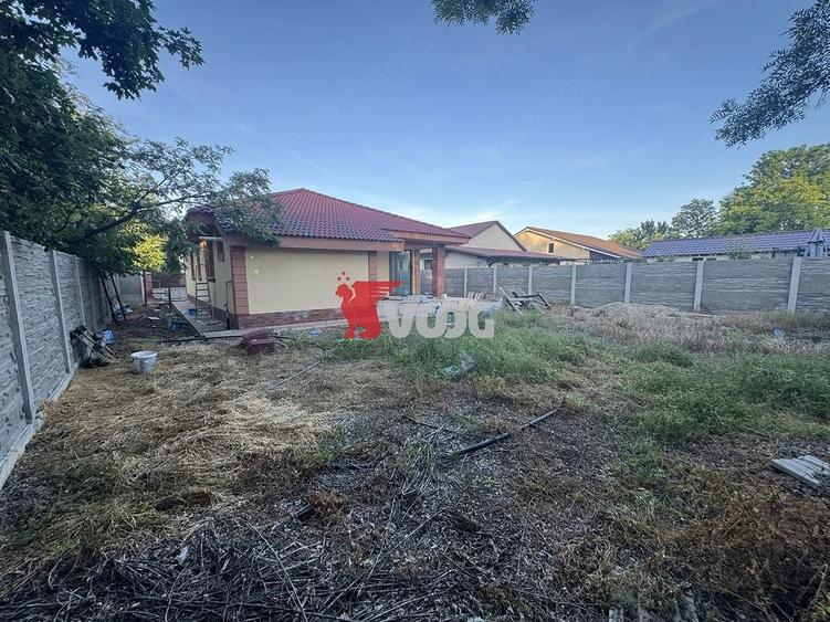 Casă cu Teren 500 Mp în Sânmihaiu Român