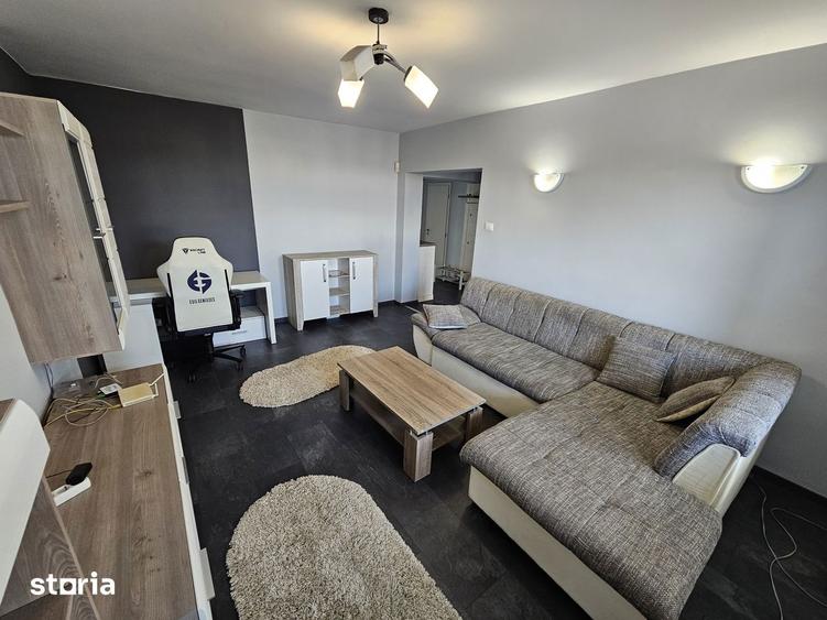 Apartament cu 3 camere decomandat, mobilat în Decebal