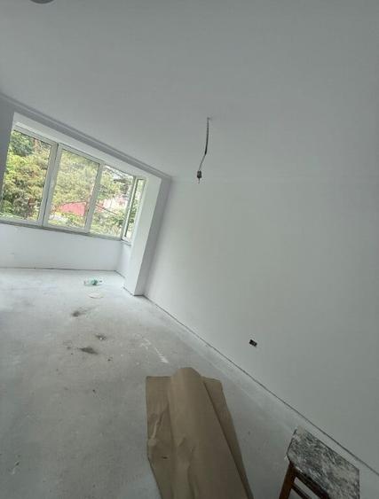 Apartament cu 3 camere semidecomandat în Ultracentral