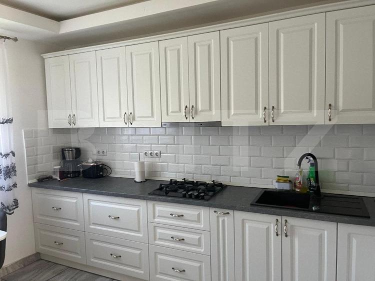Casă individuală cu 6 camere cu Teren 415 Mp în Iosia