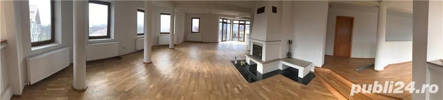 Casă cu 9 camere cu Teren 900 Mp în Cornu
