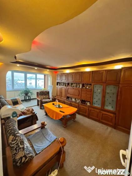 Apartament cu 4 camere decomandat, mobilat în Central