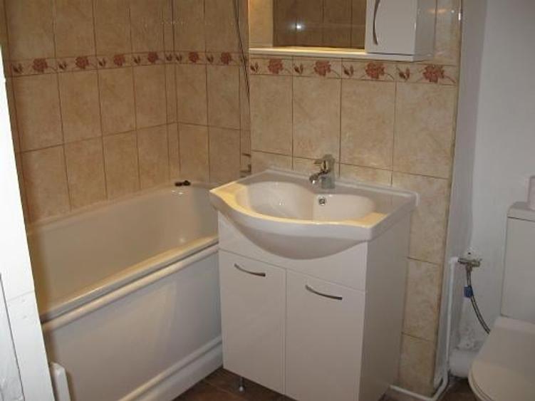 Apartament cu 3 camere decomandat, mobilat în Mărăști