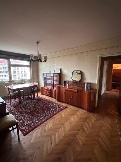Apartament cu 3 camere semidecomandat în Ultracentral