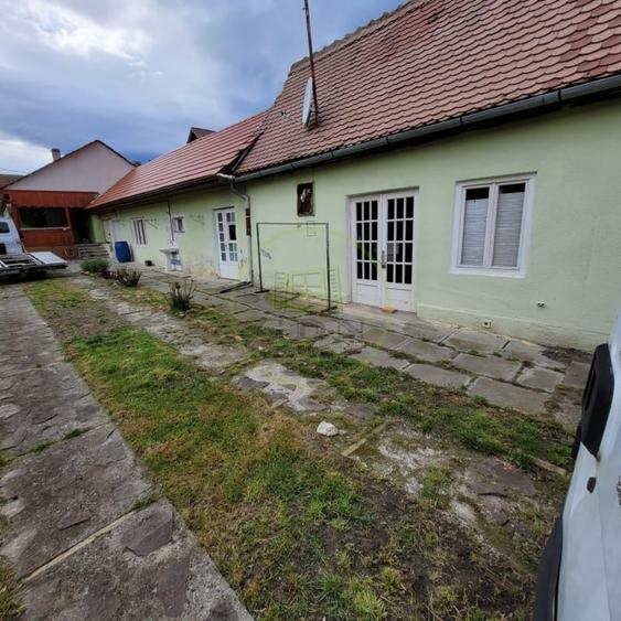 Casă individuală cu 6 camere cu Canalizare în Exterior Vest