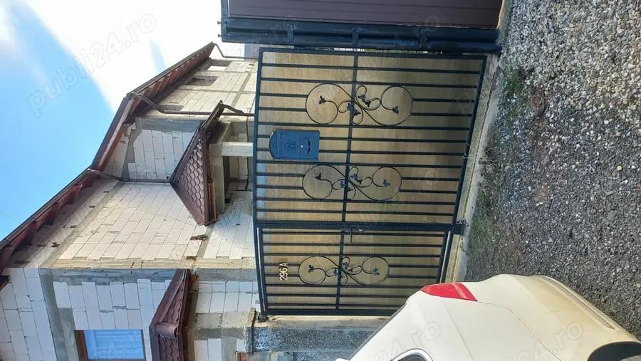 Casă cu 3 camere cu Teren 751 Mp în Cuvin