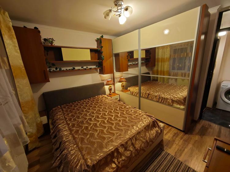 Apartament cu 3 camere decomandat în Oancea