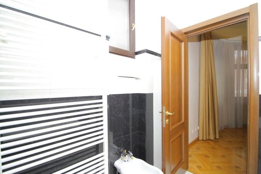Apartament cu 5 camere în Dorobanți