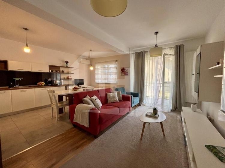 Apartament cu 2 camere semidecomandat, mobilat în Bună Ziua