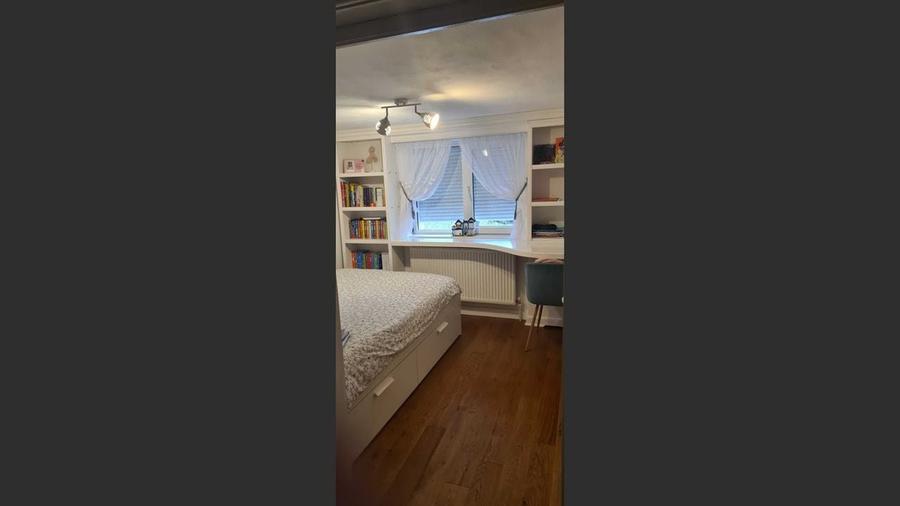 Casă cu 3 camere cu Canalizare în Fieni