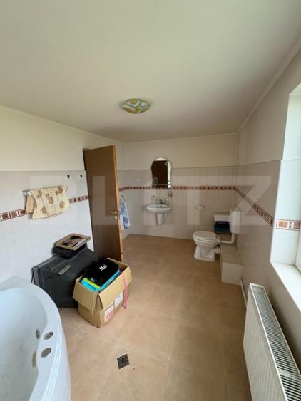 Casă cu 5 camere cu Teren 630 Mp în Central