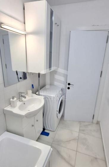 Apartament cu 2 camere semidecomandat în Apărătorii Patriei