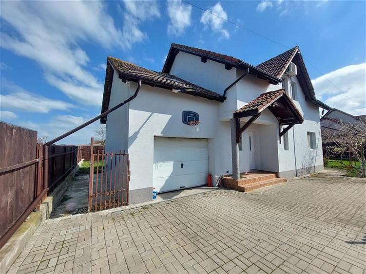 Casă individuală cu 5 camere cu Teren 540 Mp în Sânmihaiu German