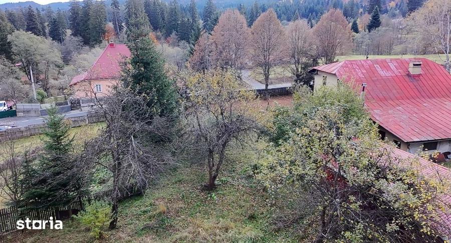 Casă cu 5 camere cu Teren 3908 Mp în Central