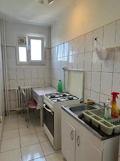 Garsonieră decomandată în Titan