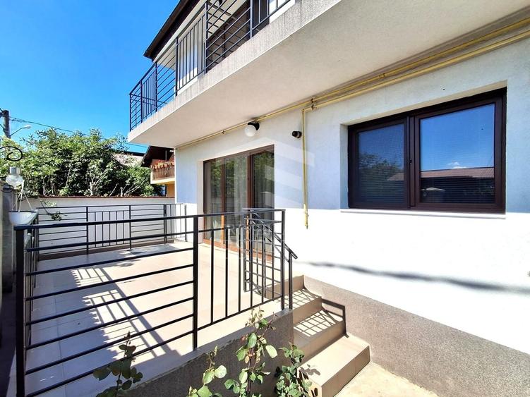 Duplex cu 4 camere cu Canalizare în Brănești