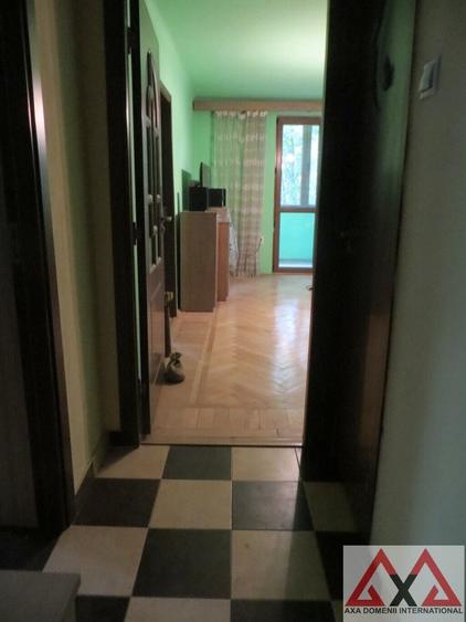 Apartament cu 2 camere semidecomandat, mobilat în Titan