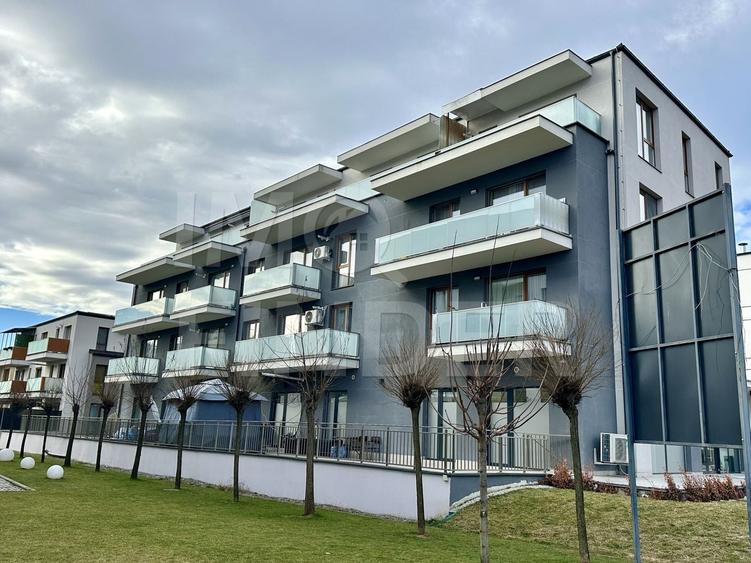 Apartament cu 3 camere semidecomandat, mobilat în Borhanci