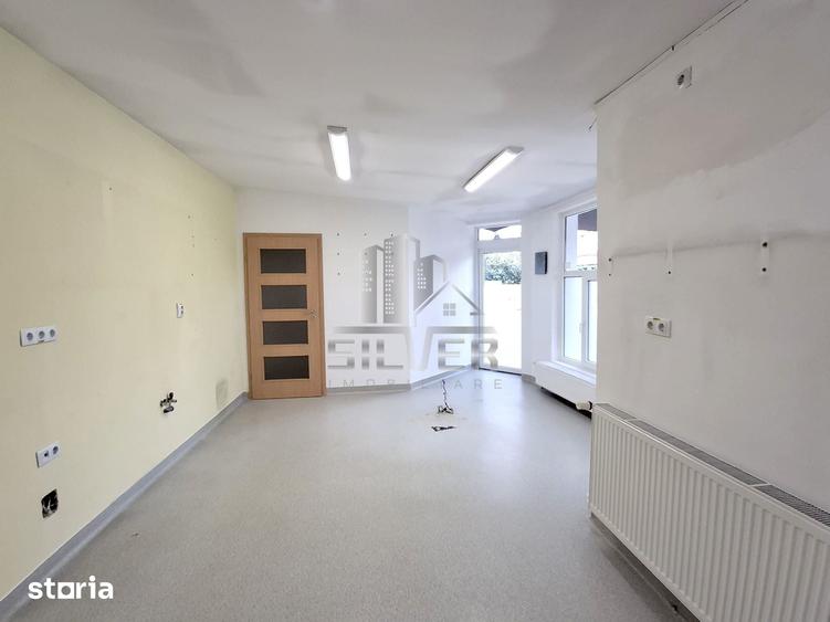 Casă cu 6 camere cu Teren 227 Mp în Gruia