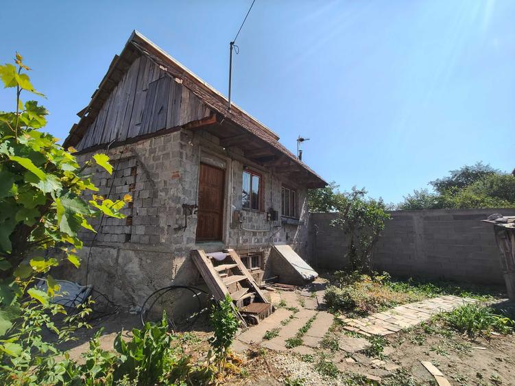Casă cu 2 camere în Central