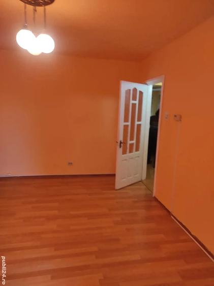 Apartament cu 4 camere decomandat în Bejan