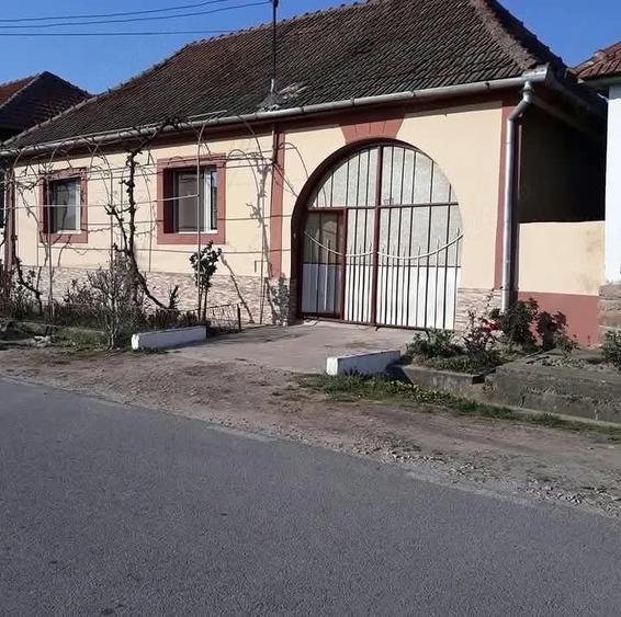 Casă cu 3 camere cu Teren 1800 Mp în Baldovin