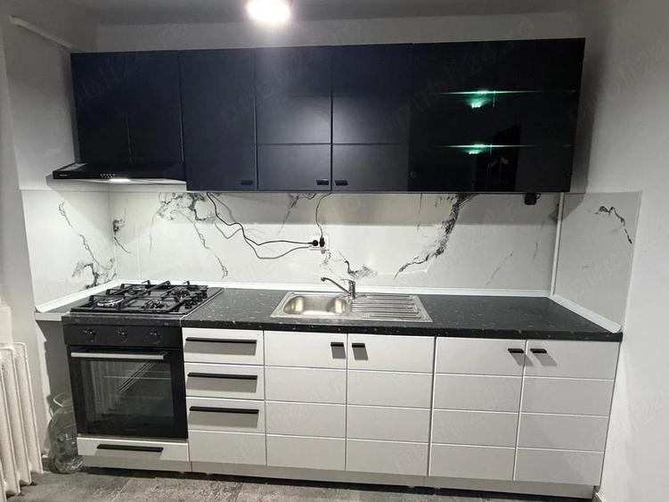 Apartament cu 2 camere semidecomandat în Podu Roș