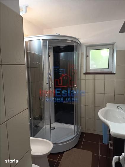 Apartament cu 3 camere decomandat în Nicolina