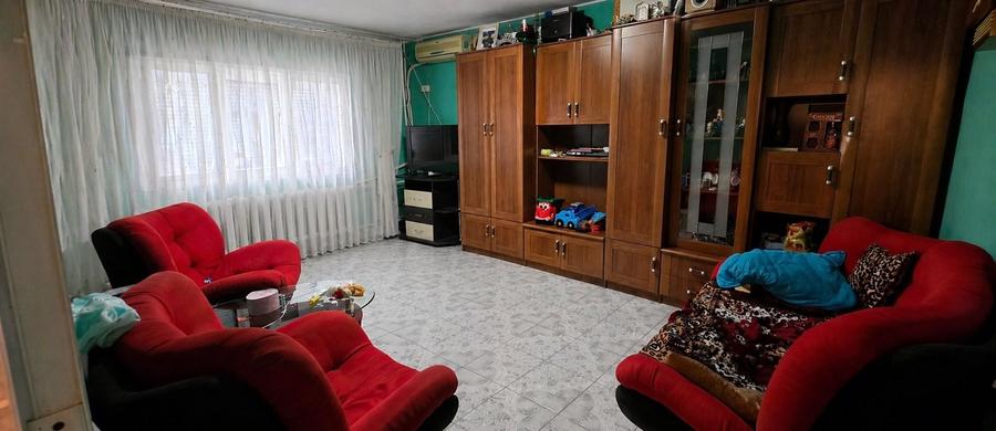 Apartament cu 3 camere decomandat în Central