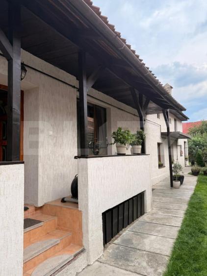 Proprietate cu doua case renovate, in inima comunei Vulcan - 1