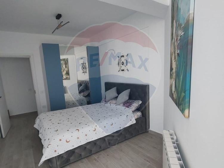 Apartament cu 2 camere decomandat, mobilat în Central