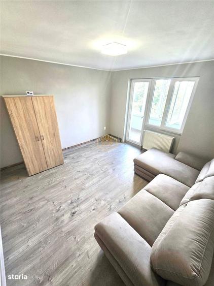 Apartament cu 2 camere decomandat în Botizului