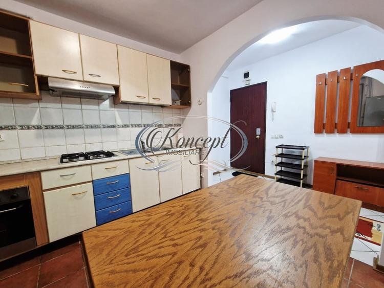 Apartament cu 2 camere semidecomandat, mobilat în Gheorgheni