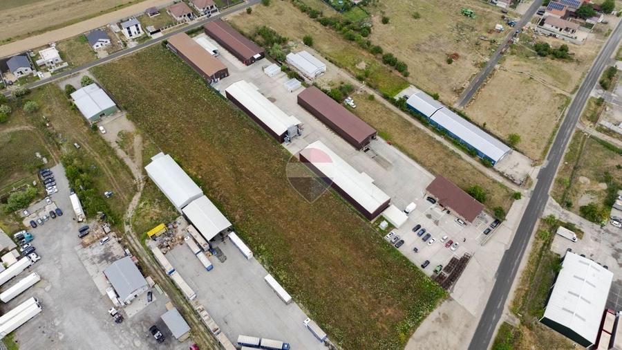 Teren Construcții intravilan de 11005 mp, în Sântion