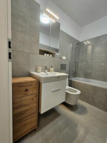 Apartament cu 2 camere semidecomandat în Păcii