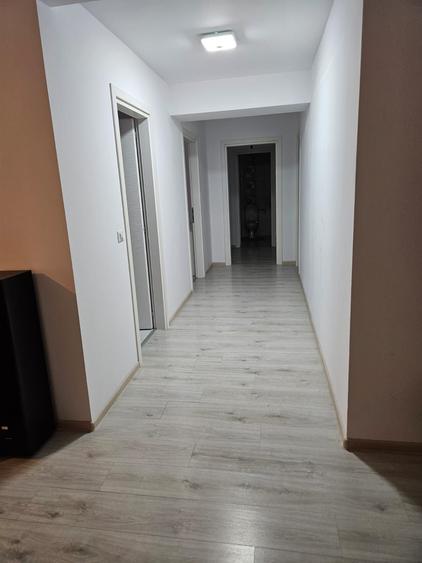 Apartament cu 3 camere decomandat în Theodor Pallady