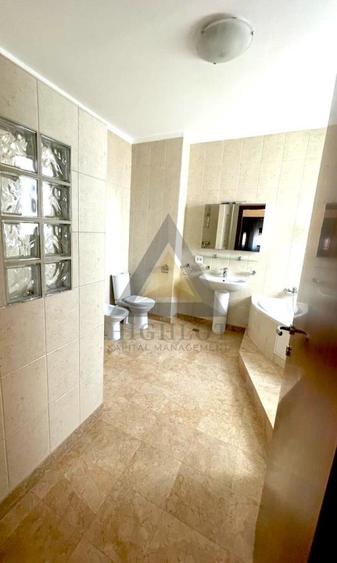 Apartament cu 4 camere decomandat în Clucerului