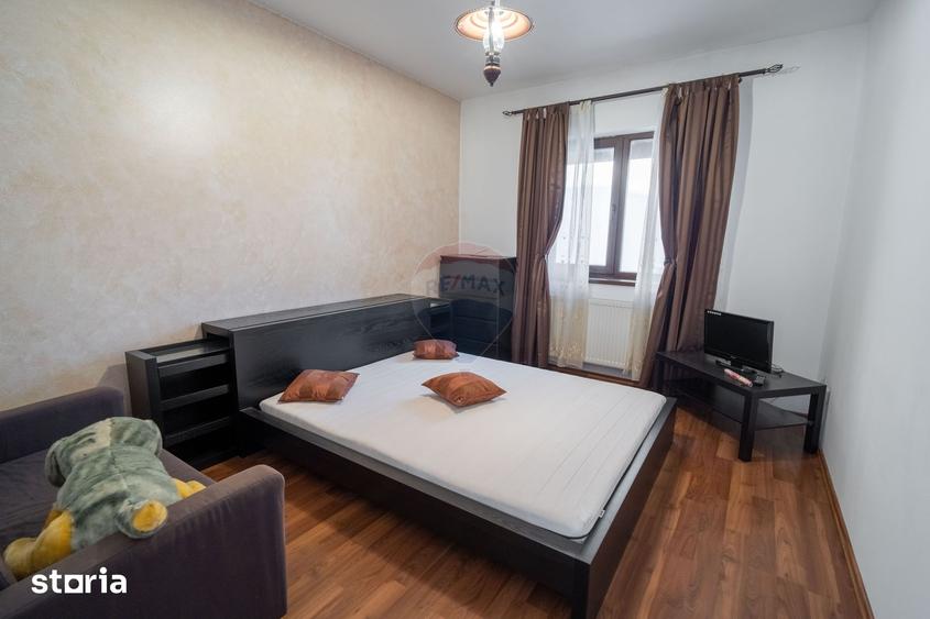 Casă cu 5 camere cu Teren 500 Mp în Brănești